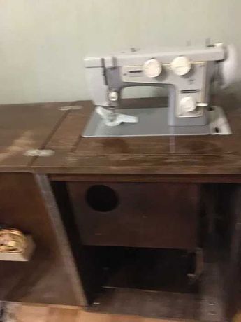 Машинка швейная бытовая «ПОДОЛЬСК-142»