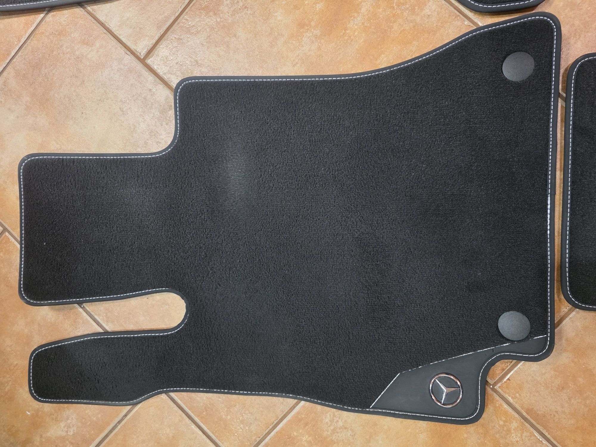 Tapetes para Meecedes-Benz E classe W213, C238.
