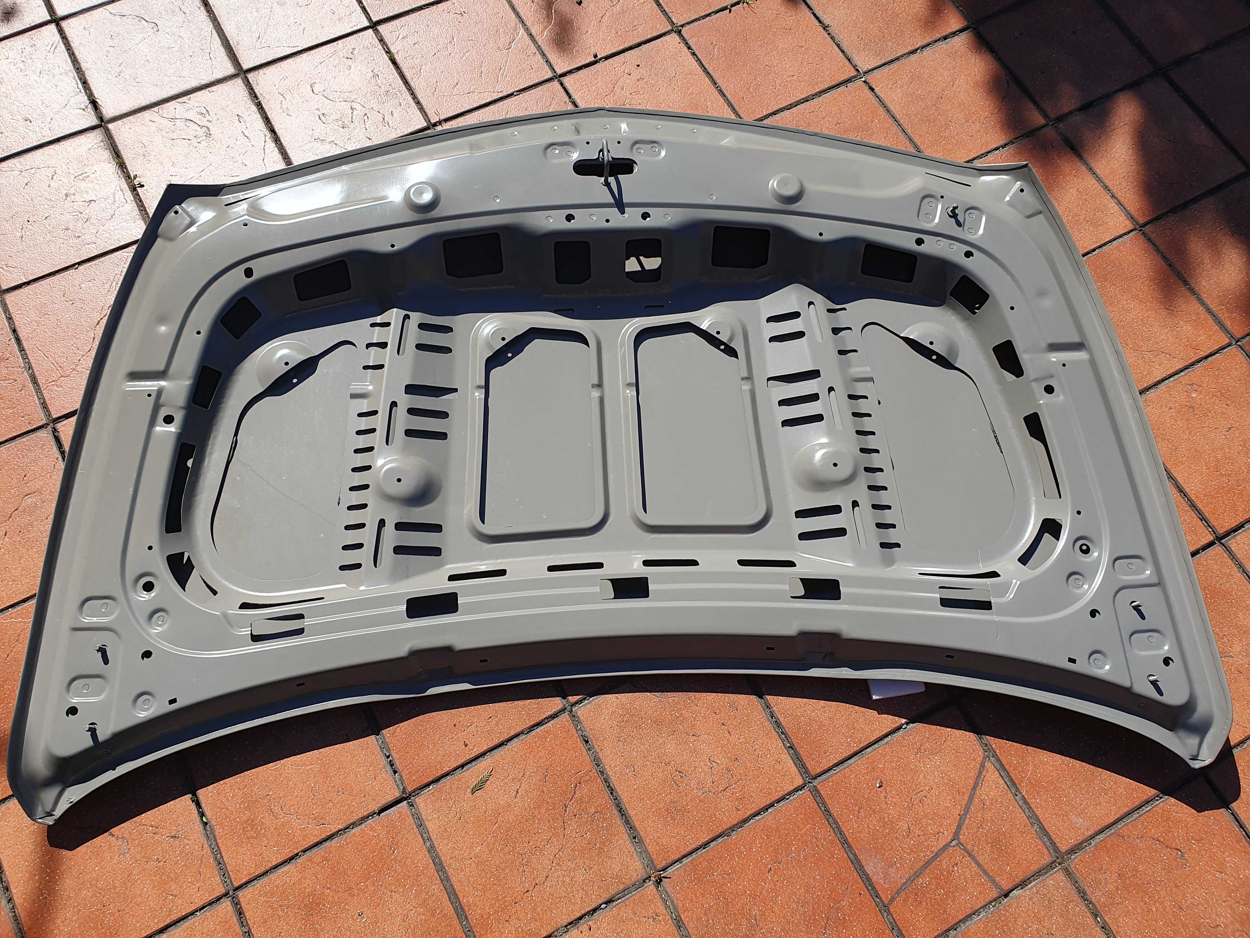 Cadillac XT4 od 2020-23 Maska ALU