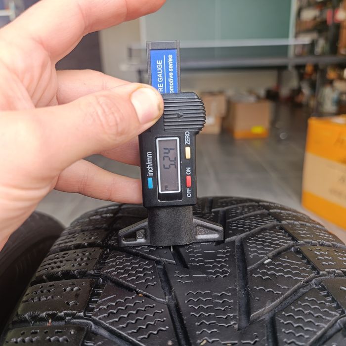 Зимові шини Hankook winter icept 215/55 17