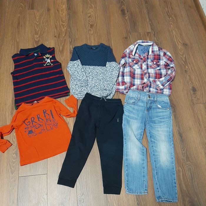 Продам пакет вещей на мальчика 4-5лет