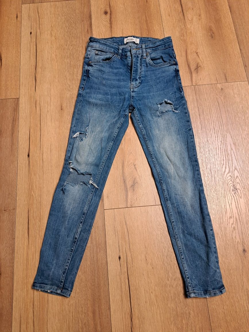 Spodnie jeansy Pull&Bear z dziurami rozmiar 36