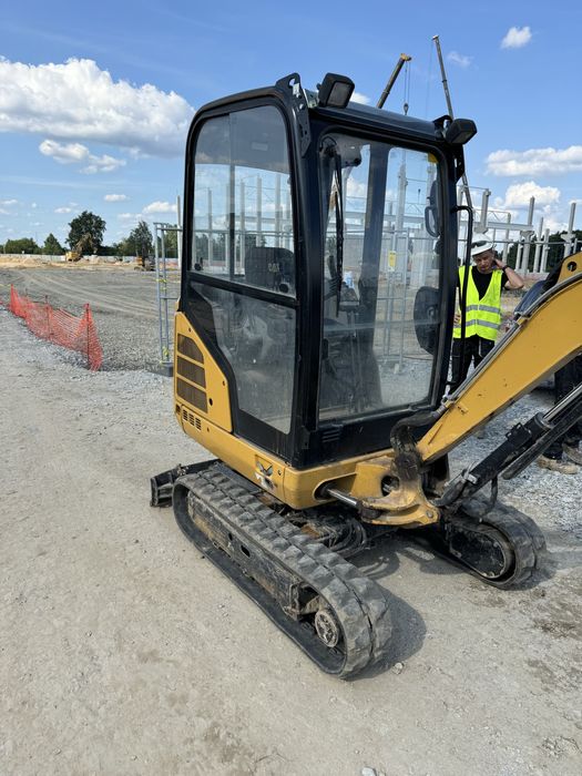 Minikoparka koparka wiertnica kucie skuwanie betonu posadzki