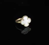Złoto 585-Złoty pierścionek z koniczynką rozm 19 masa perłowa