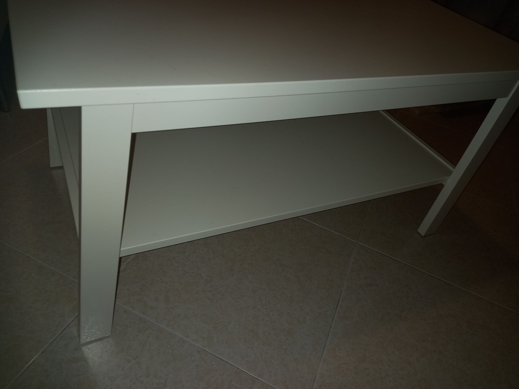 Mesa  nova de madeira maciça