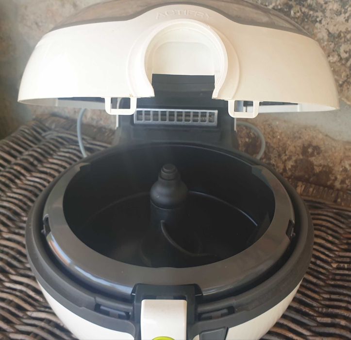 Fritadeira Tefal Actifry Express como nova.