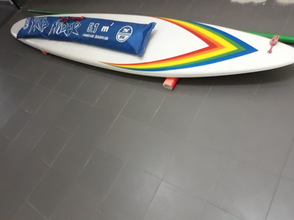 Prancha Rainbow para padel e windsurf