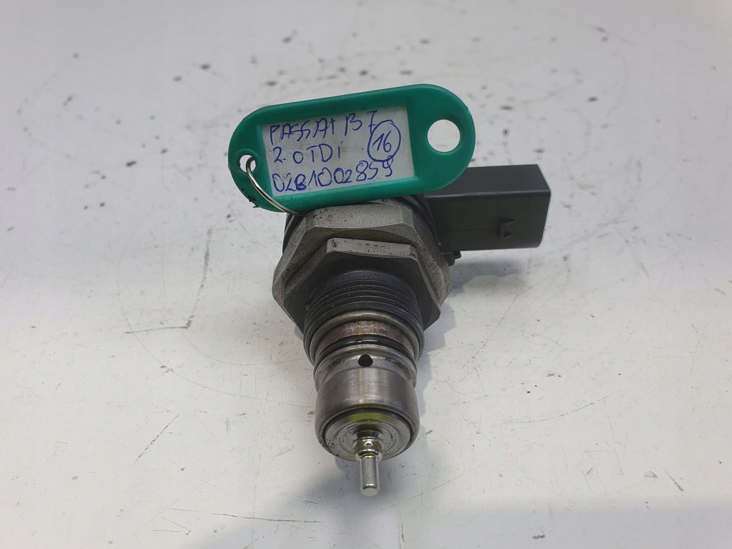 VW Passat B7 2.0 TDI CZUJNIK PALIWA zawór 0281002859