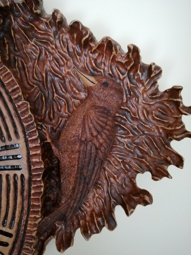 Zegar drewniany ręcznie rzeźbiony