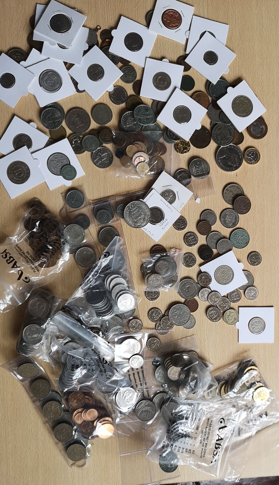 2.4 kg de moedas diversas