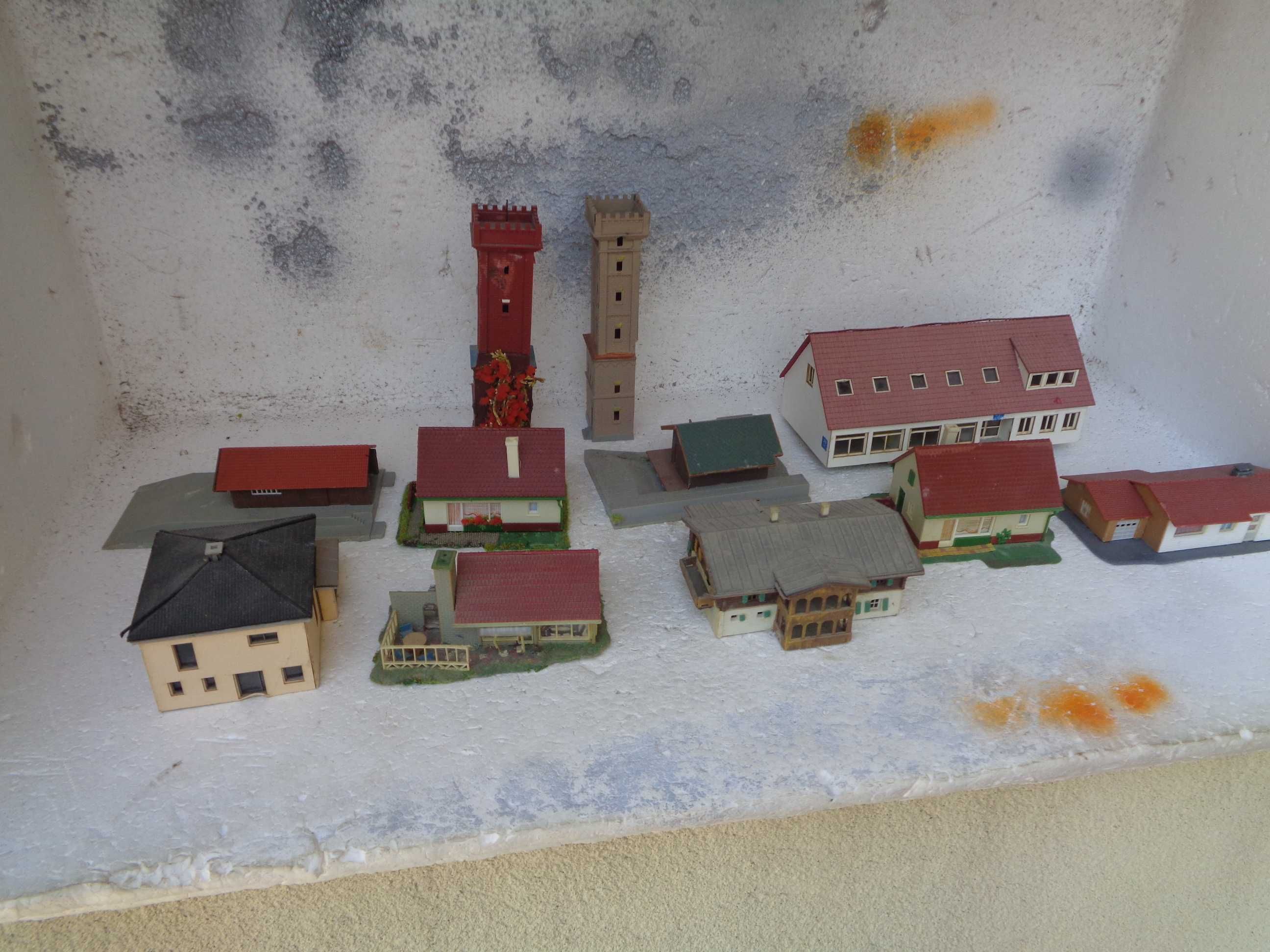 1:160 Lote de 11 construções diversas para pista comboio