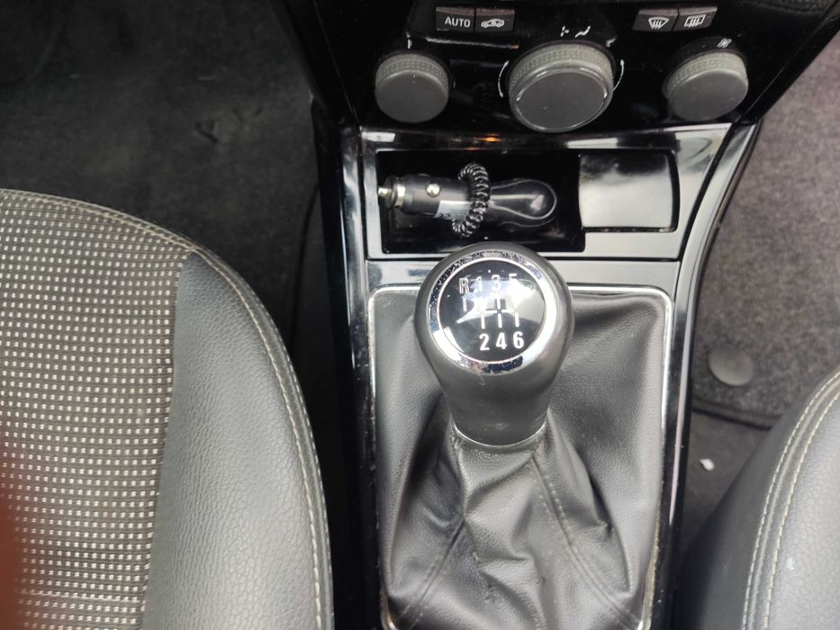 Opel Astra H 1,6 180KM 2009 kombi ,przebieg 239000