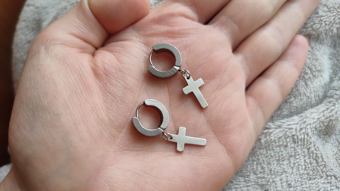 Kolczyki zapinane z zapięciem stal nierdzewna krzyże krzyżami goth y2k