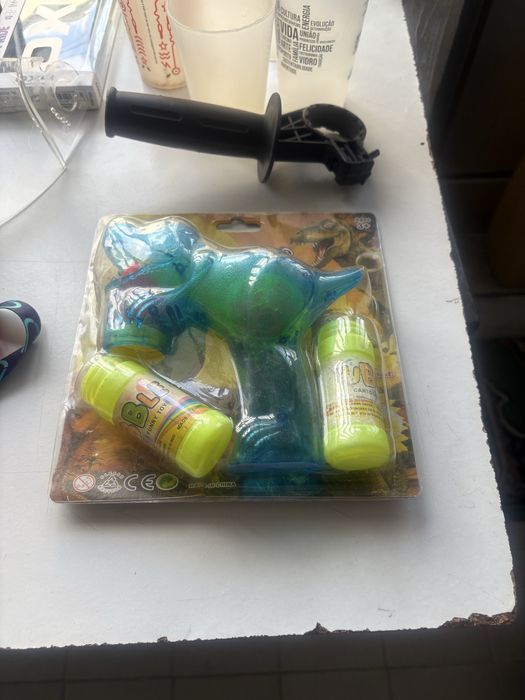 Carrinho com vários artigos tudo que está nas fotos