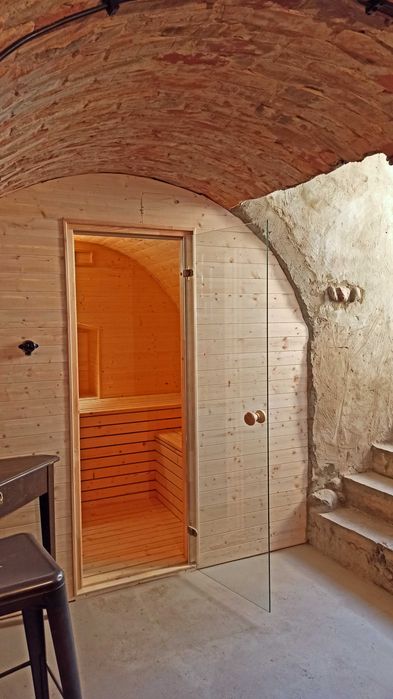 Nowy domek do 18 osób. Sauna, balia z jacuzzi. 90 km od W-wy.