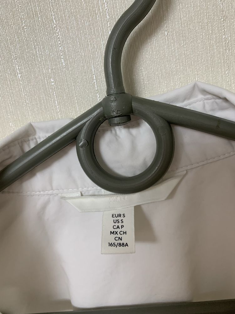 H&M белые базовые рубашки