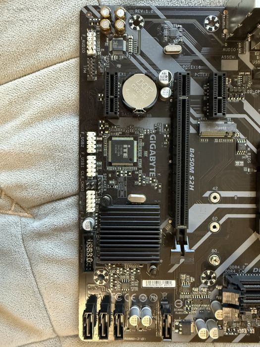 Gigabyte B450M S2H