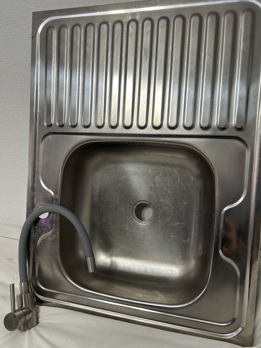 Zlew + kran rozm. 80x60