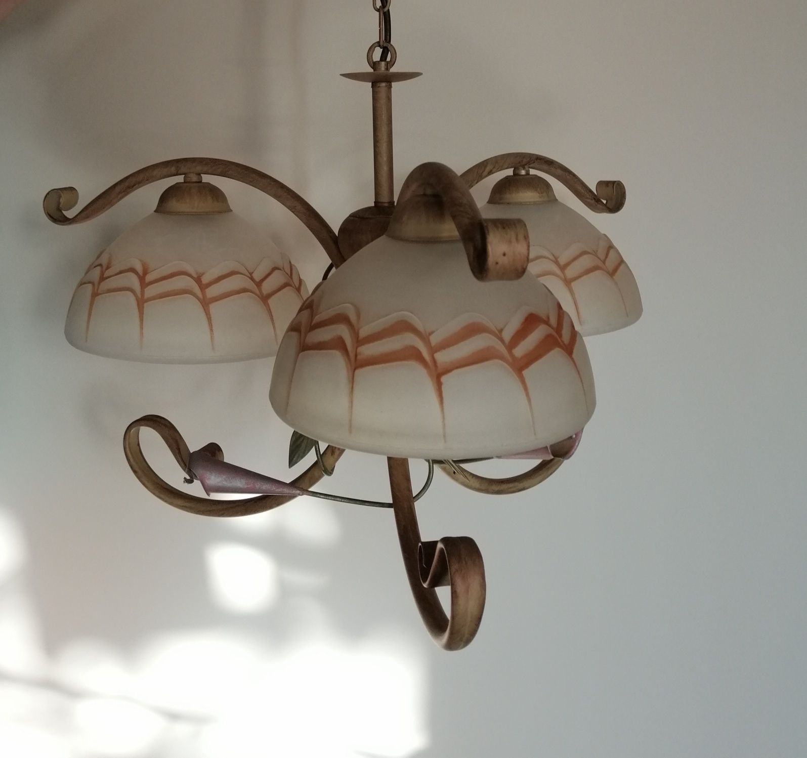 Żyrandol i lampa stojąca. Model Kalia.