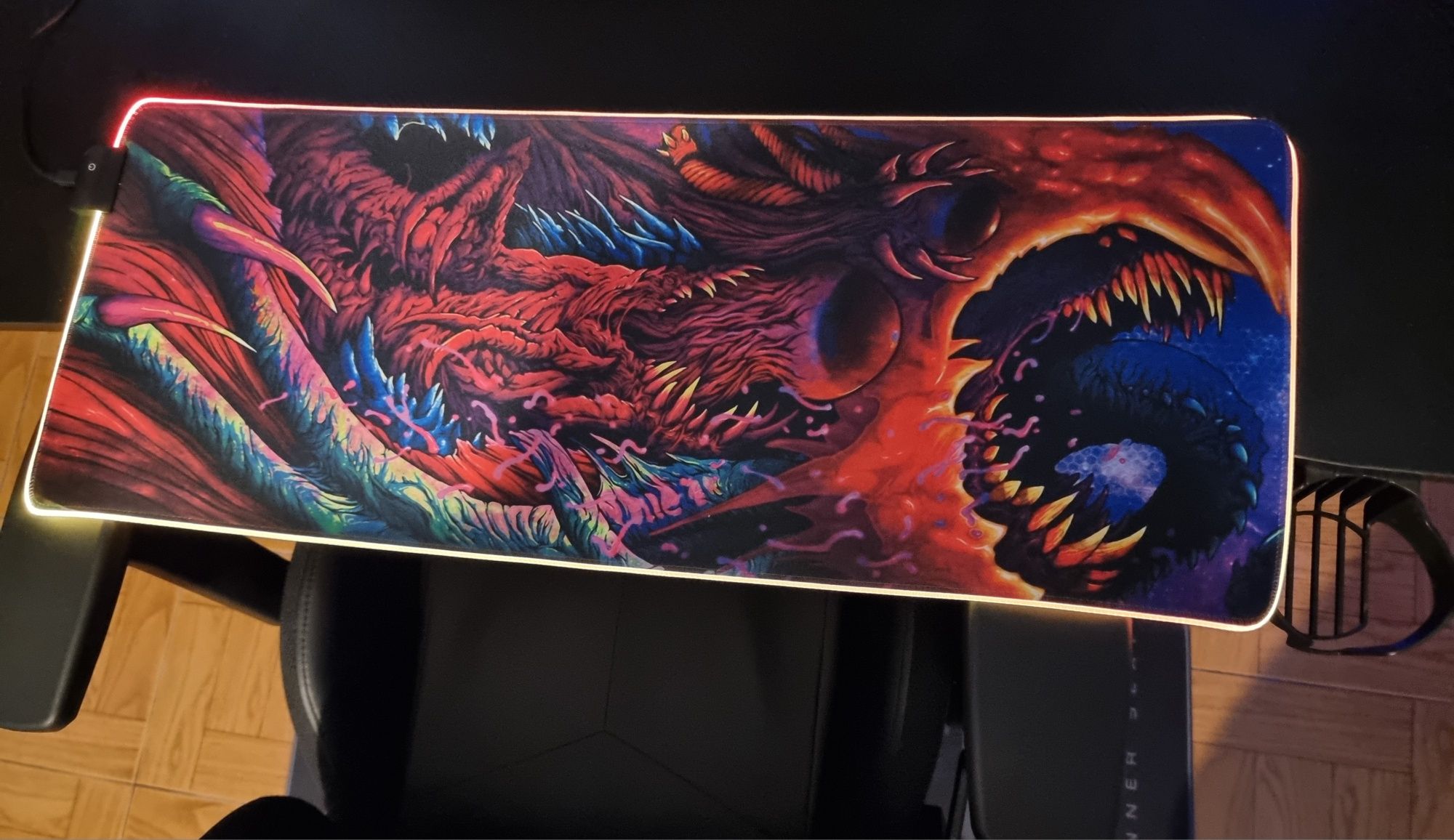 Tapete gaming com luz rgb CS GO - hyper beast