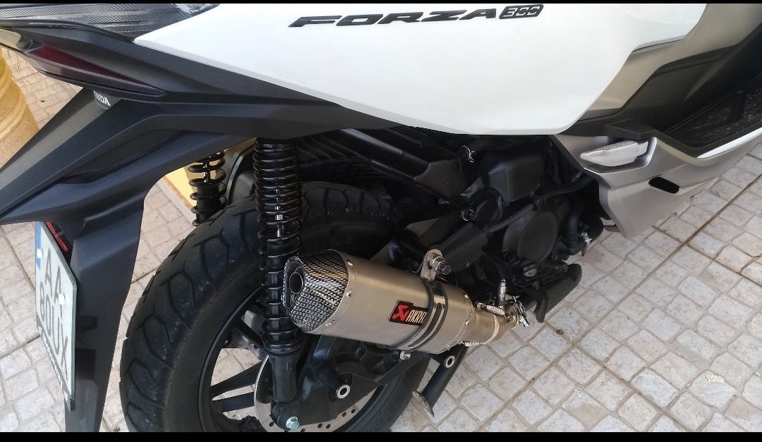 Replica de Akrapovic com extensão, ligação a sensor e dbkiller.