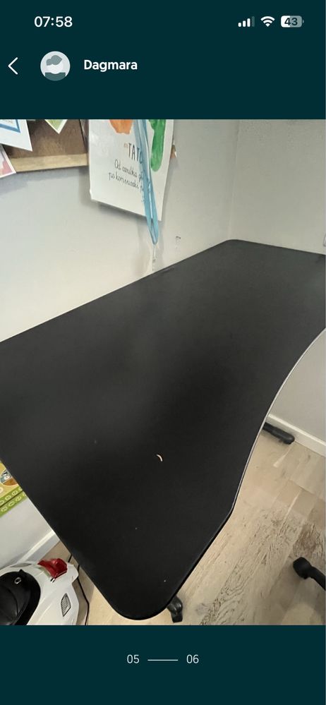 Biurko Costway z regulacją wysikości 107 cm x 98 cm x 52 cm czarny.