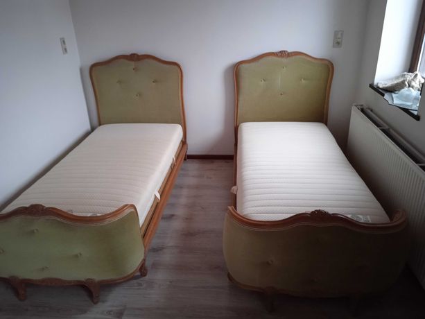 Łóżka oraz inne meble stylowe i stylizowane