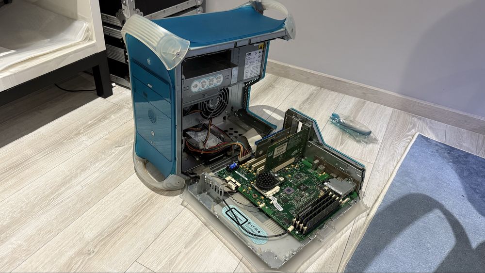 Apple Power Macintosh G3 z procesorem G4 Motorola 7400