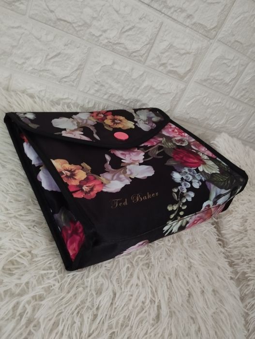 Ted baker чудова косметичка