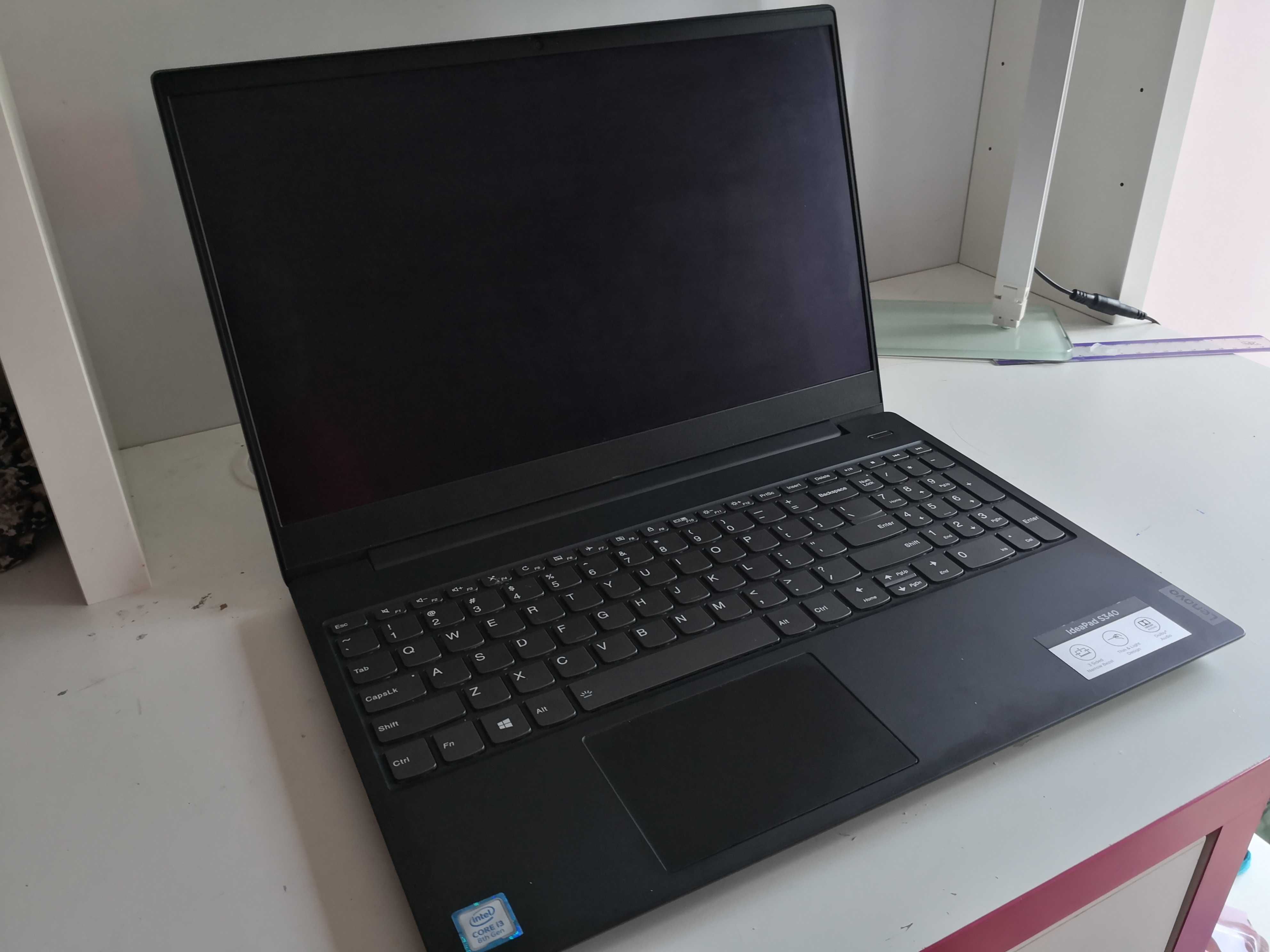 Laptop Lenovo dotykowy i3 8 GB 256GB SSD Win 10