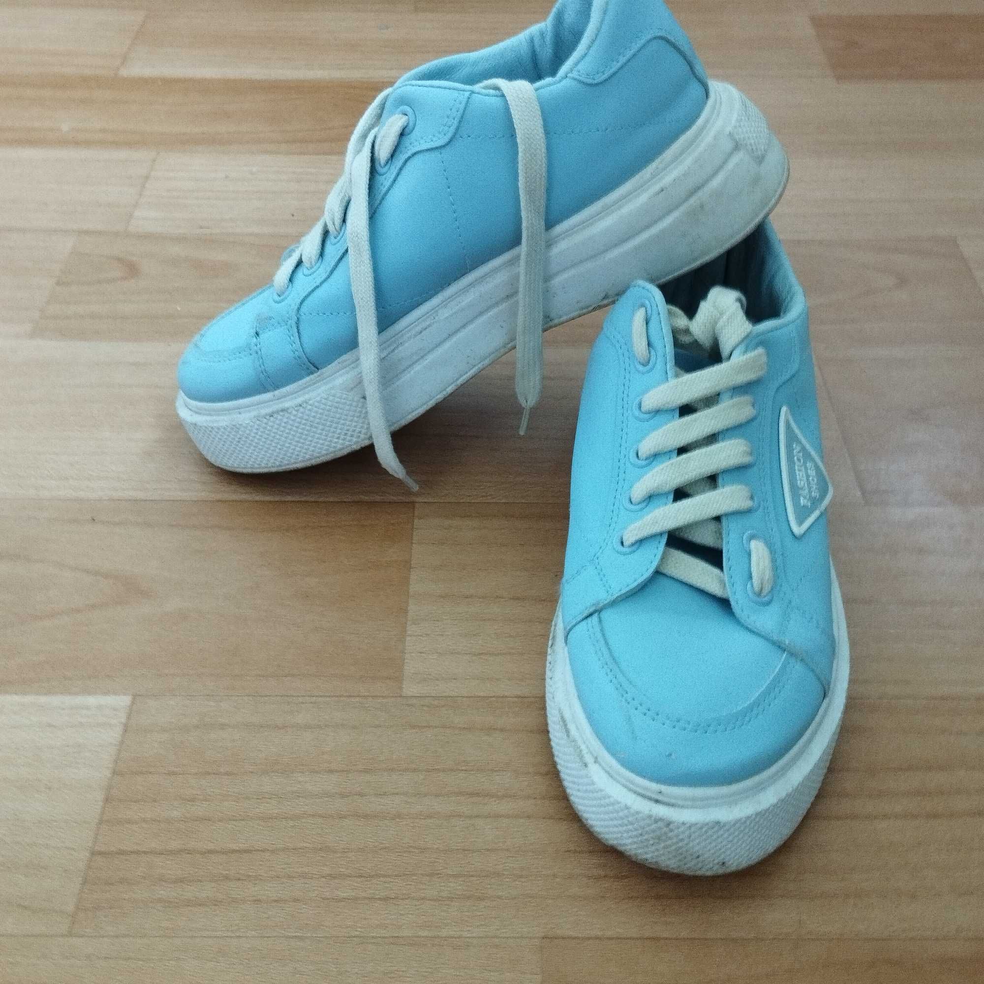 Мокасини, кросівки р.39-40