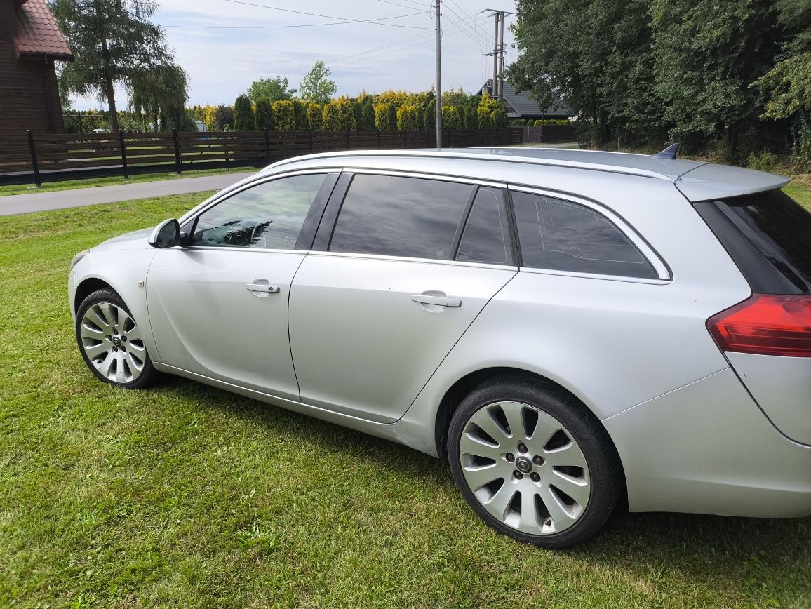 Opel Insignia kombi Sports Tourer 2,0 CDTI 2009 r