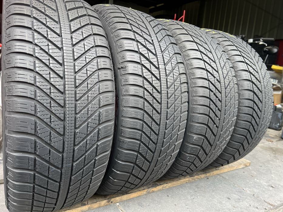Opony wielosezonowe 205/50/R17 Goodyear Vector 4Seasons - 4 sztuki