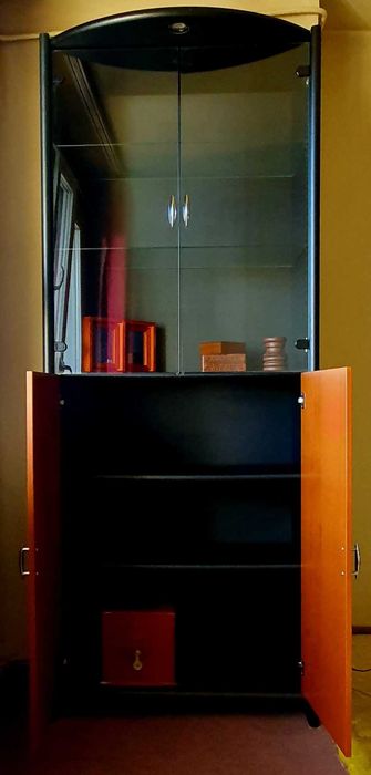 Witryna elegancki regał podświetlenie Ikea czarny orzech + akcesoria
