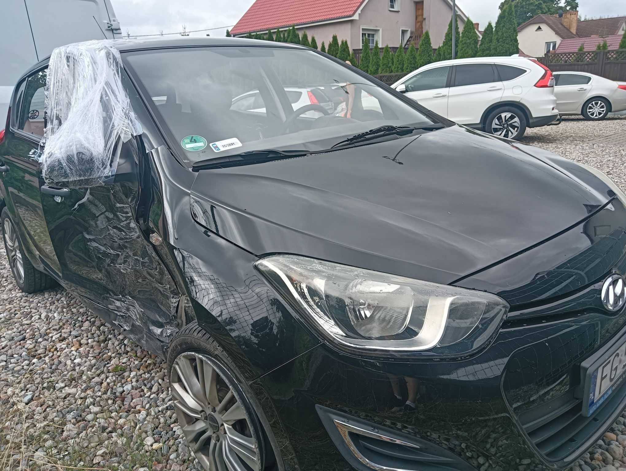 Hyundai i20 uszkodzony
