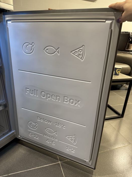 Холодильник Samsung