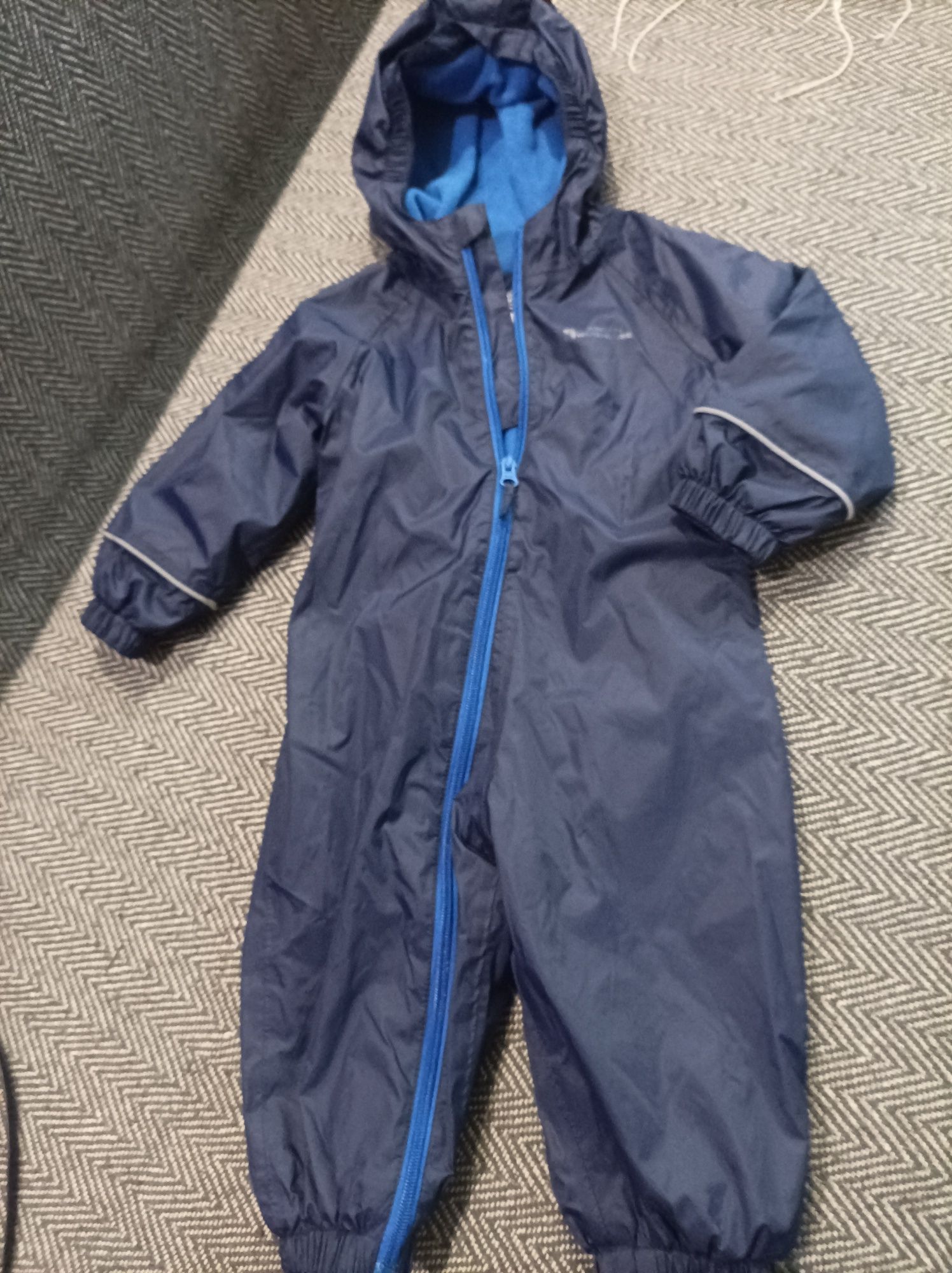 Продам дождевик 12-18 Warehouse