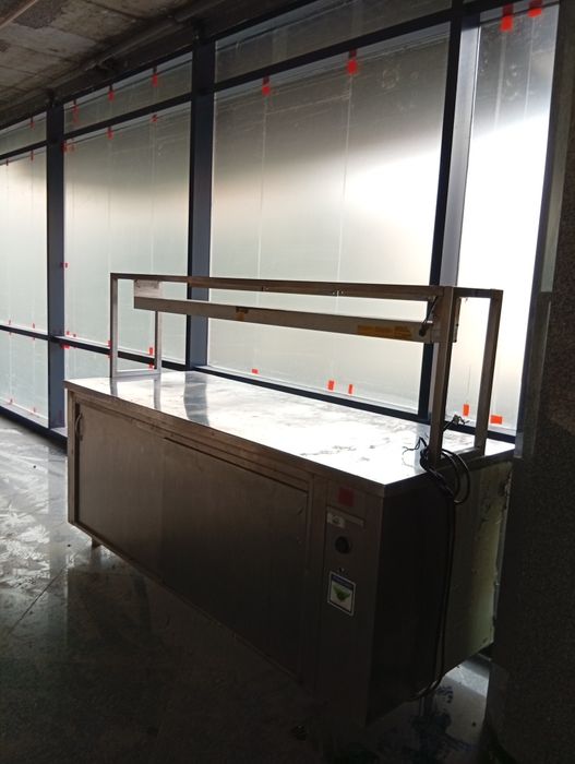 Bancada com portas de correr dos dois lados