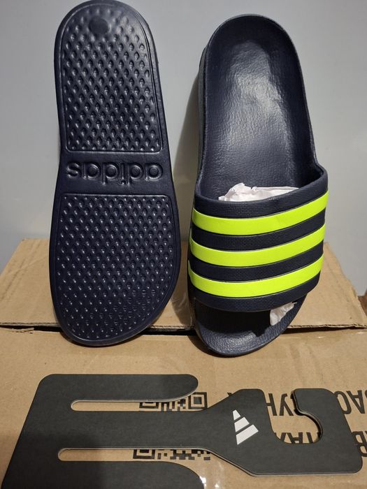 Шльопанці adidas aqva