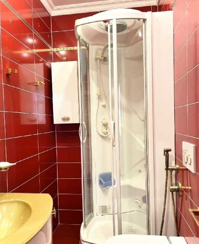 Продаж 5-кімн. квартири 178,9 м², по вул. Круглоуніверситетська, 3-5