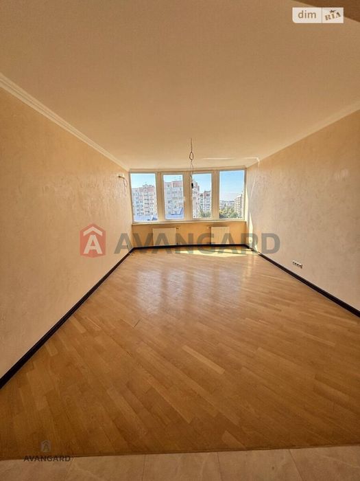 Простора квартира мікрорайон Поділля з якісним ремонтом