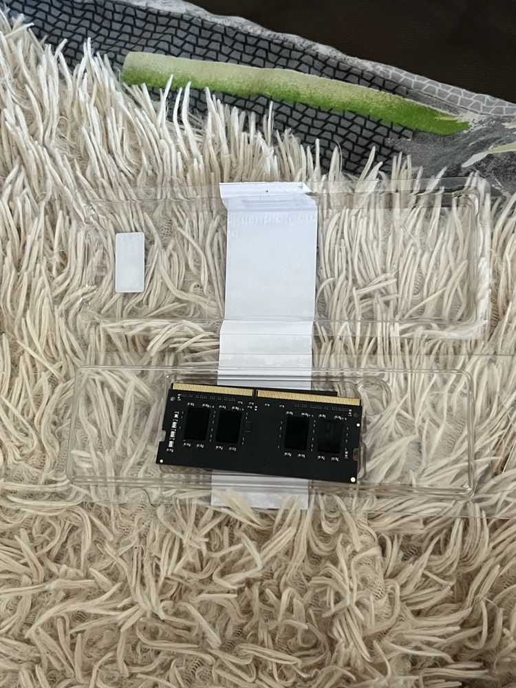 Оперативна памʼять 16гб DDR4 3200мг.