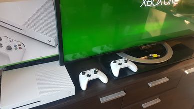 Xbox One S Forza Horizon 5 GTA 5 FIFA 23 Minecraft Fortnity