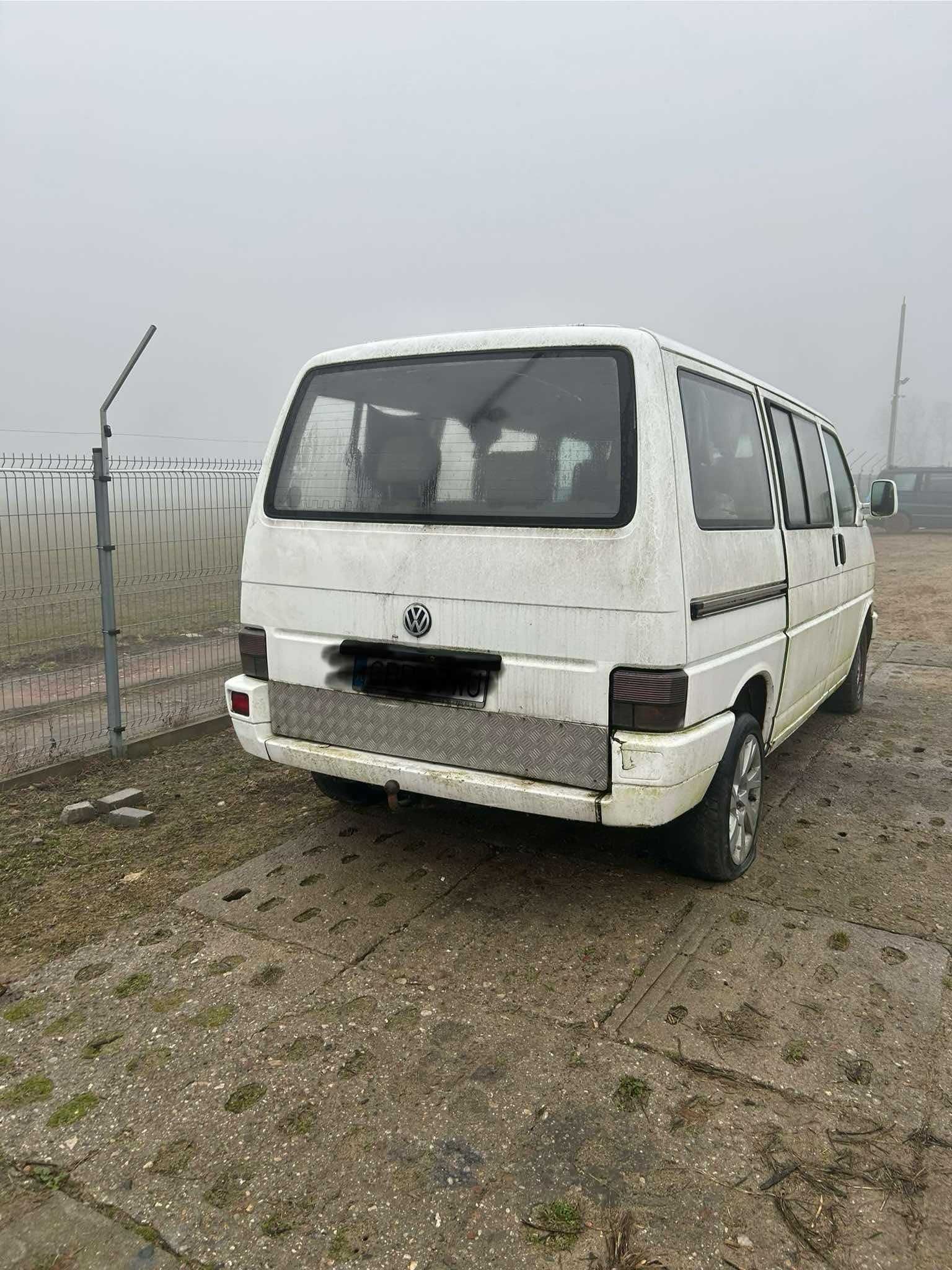 Volkswagen Transporter T4 2.4D Biały/ Na części