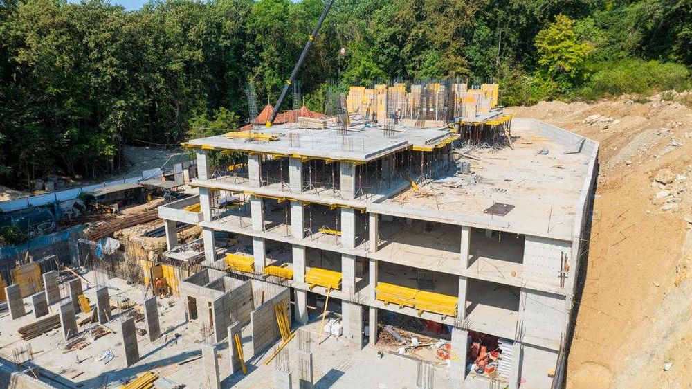 Продаж первинної нерухомості Болгарія Варна лісова зона