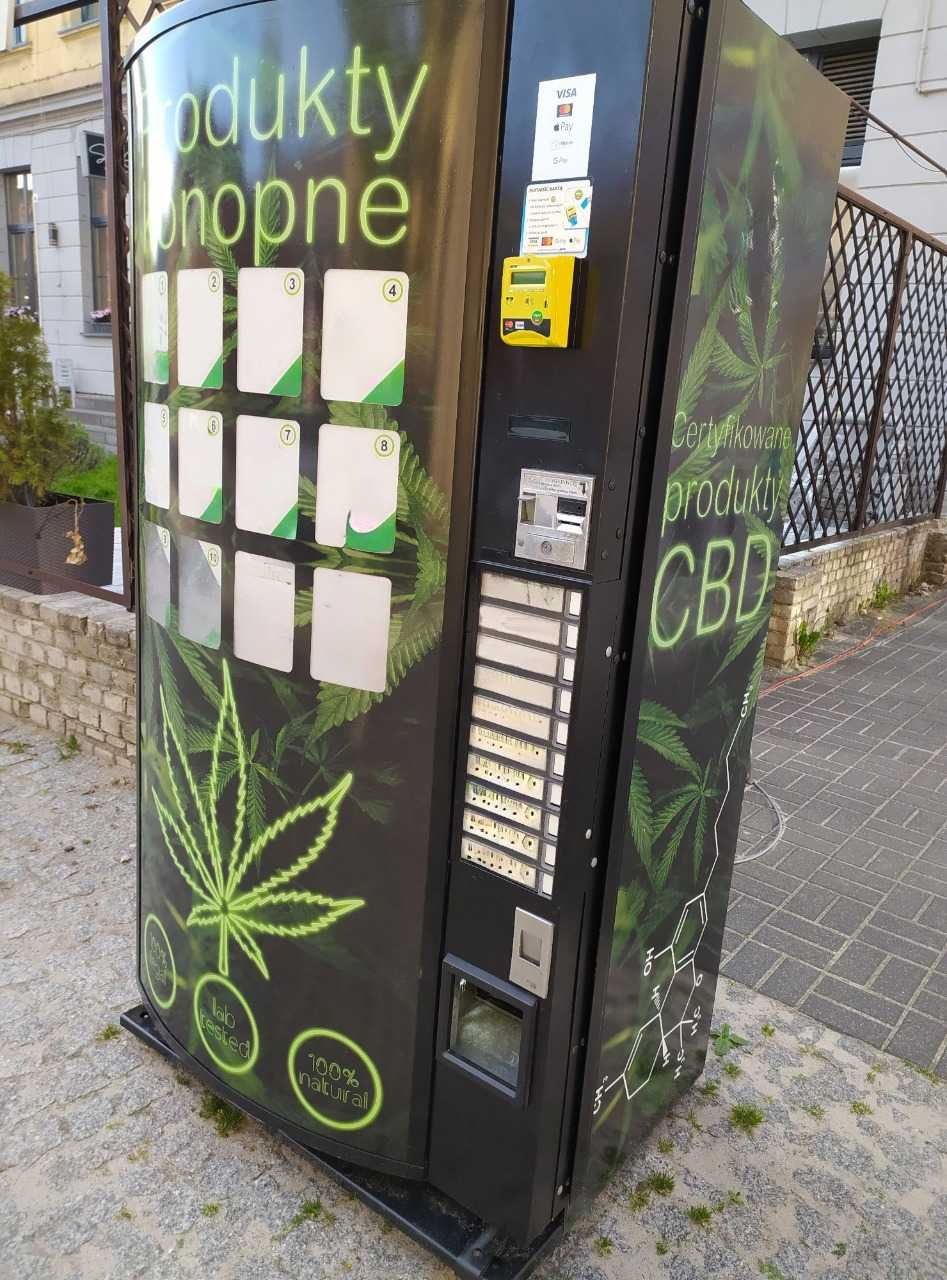 AUTOMAT VENDINGOWY z terminalem NAYAX 400-800 produktów. FV 23% 2900zł
