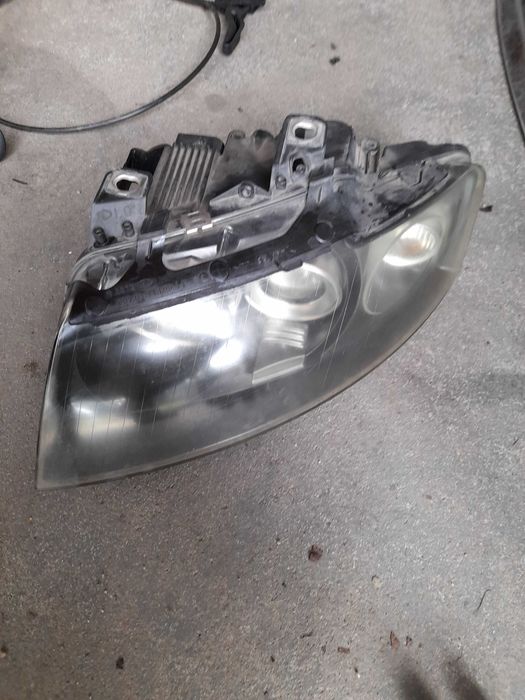 Audi A4 B6 CABRIO XENON lampa lewa przednia przód EUROPA 8H0.941.003AE