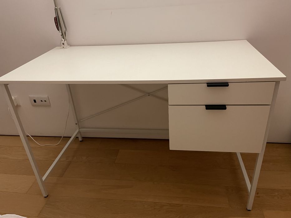 Secretária branca 120Cx60L