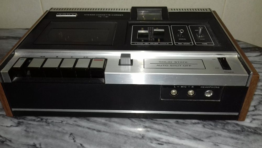 Gravador de cassetes Sony TC-121