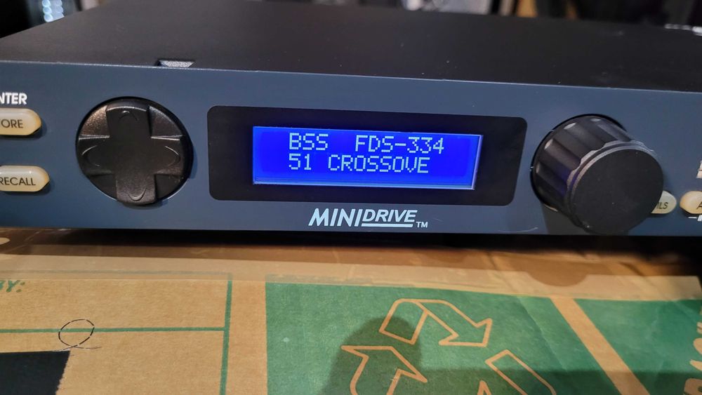 System zarządzania głośnikami BSS FDS-334 MiniDrive crossover